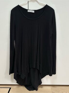 AMERICANABLE - BLACK LONG SLEEVE ASYMMETRIC TUNIC - SIZE SMALL - GREAT CONDITION